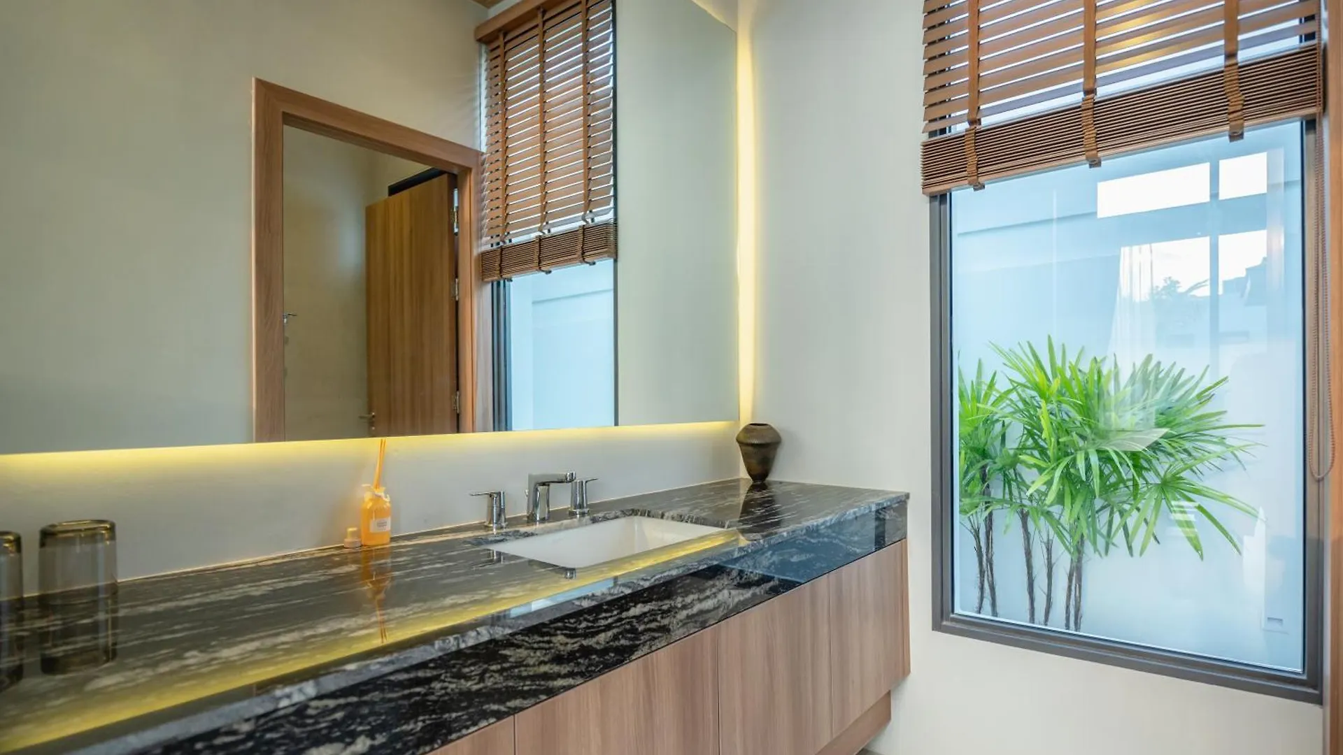 Mouana Breeze Mai Khao 5-Bedroom Pool Villa 9910 0*,