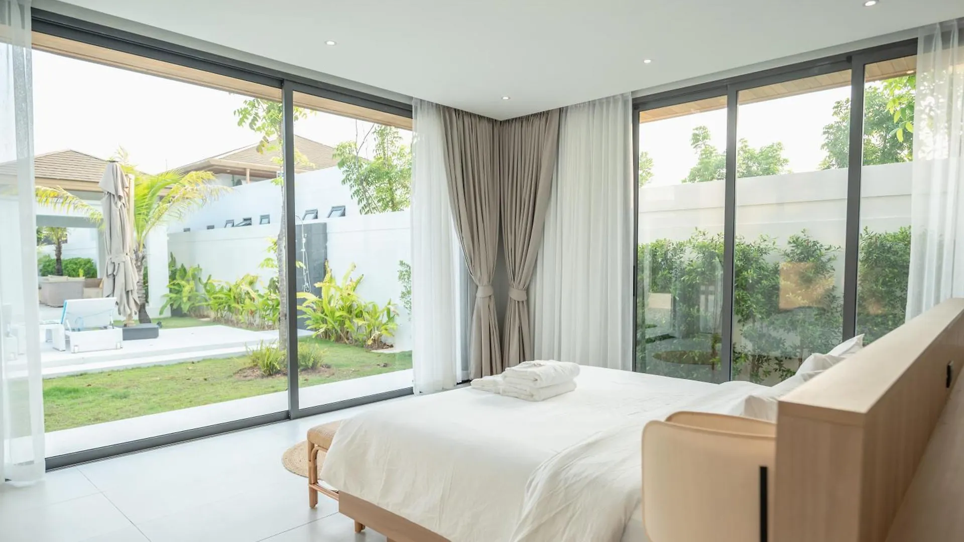 Mouana Breeze Mai Khao 5-Bedroom Pool Villa 9910 0*,