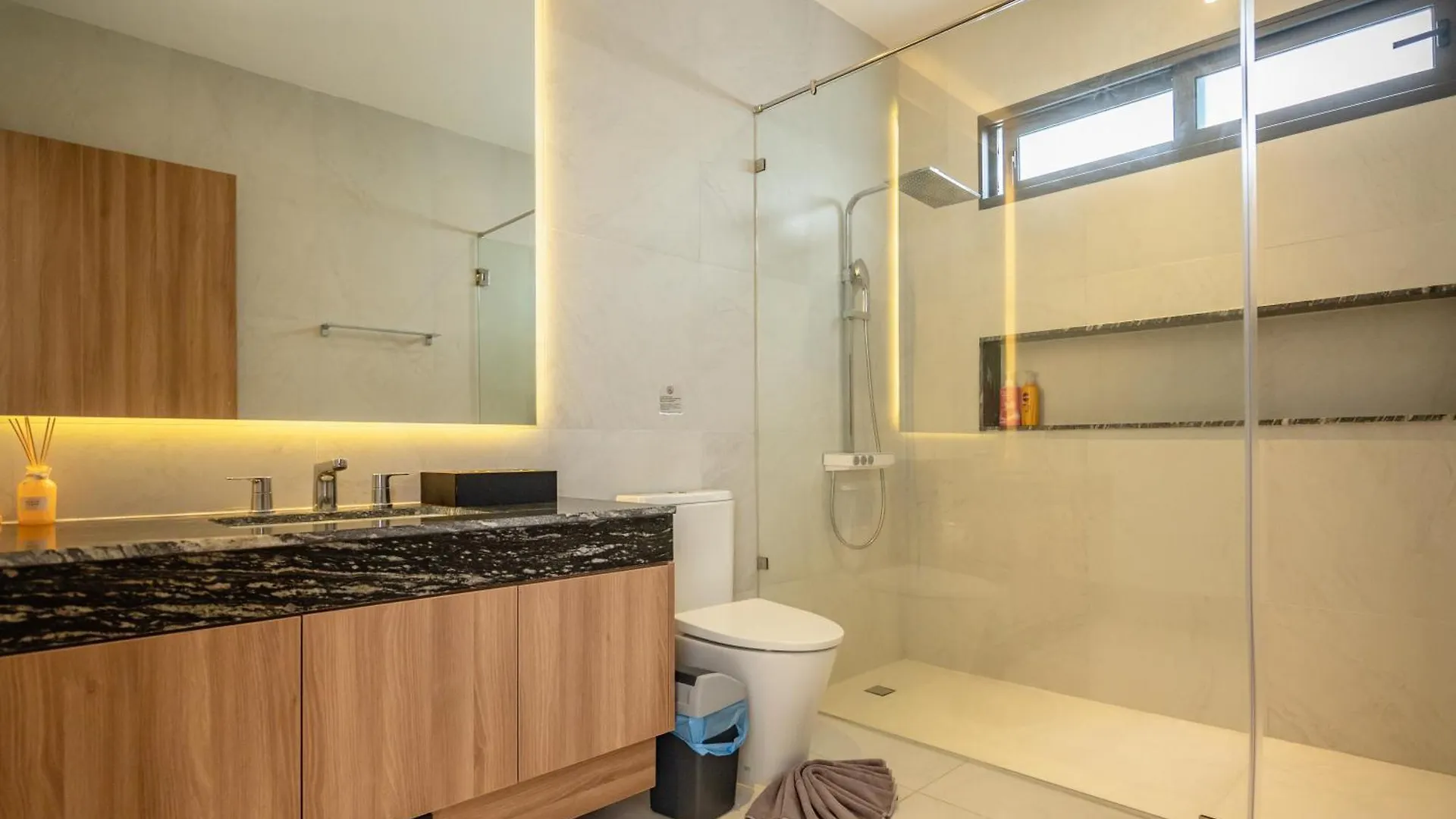 Mouana Breeze Mai Khao 5-Bedroom Pool Villa 9910 0*,  Thailand
