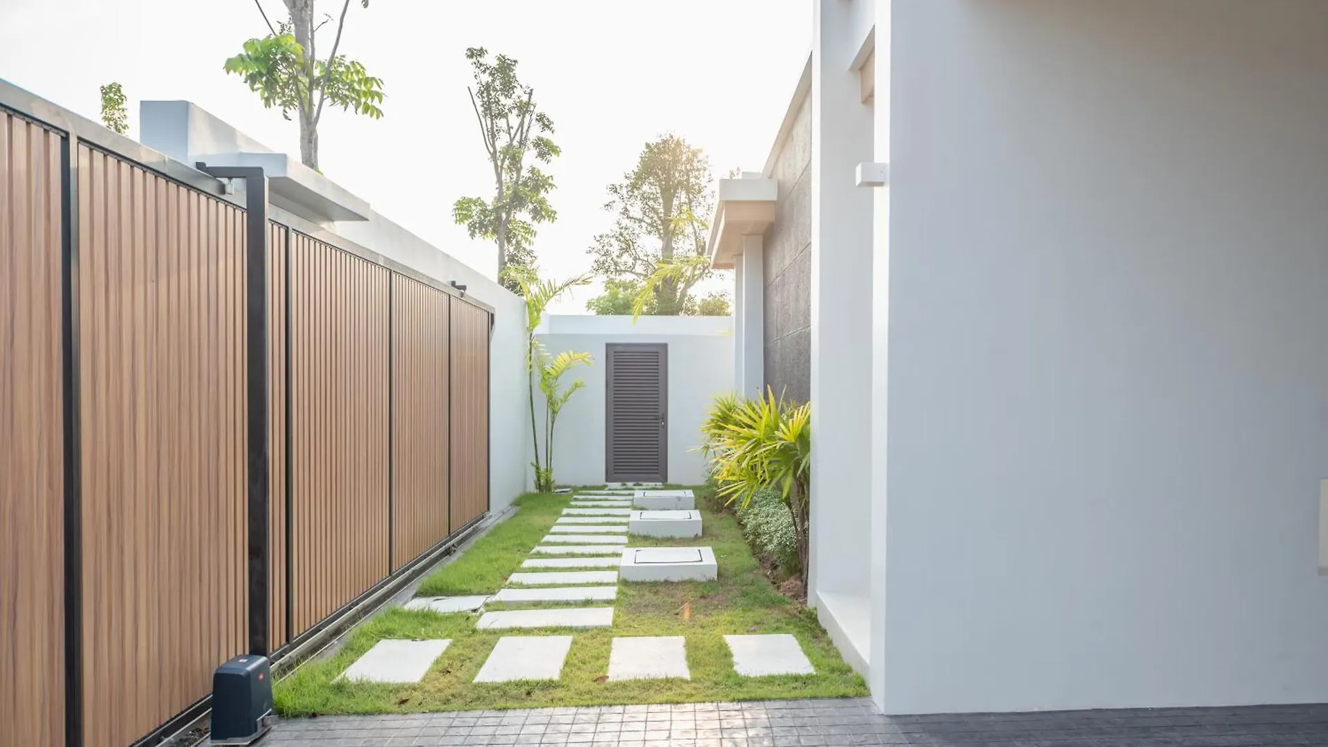 Mouana Breeze Mai Khao 5-Bedroom Pool Villa 9910